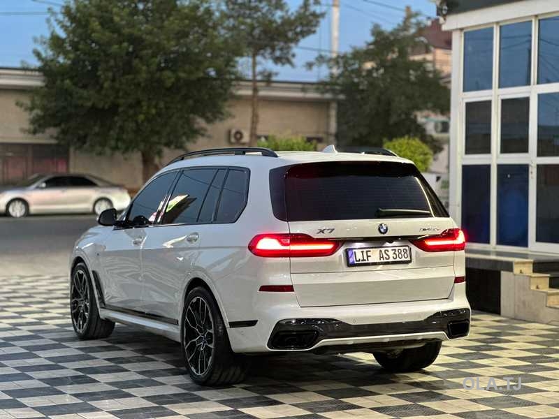 BMW X7,  2021