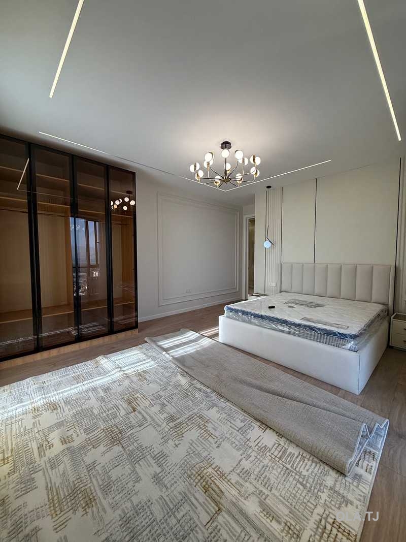 3 комнатная квартира, 17 этаж, 130 м²