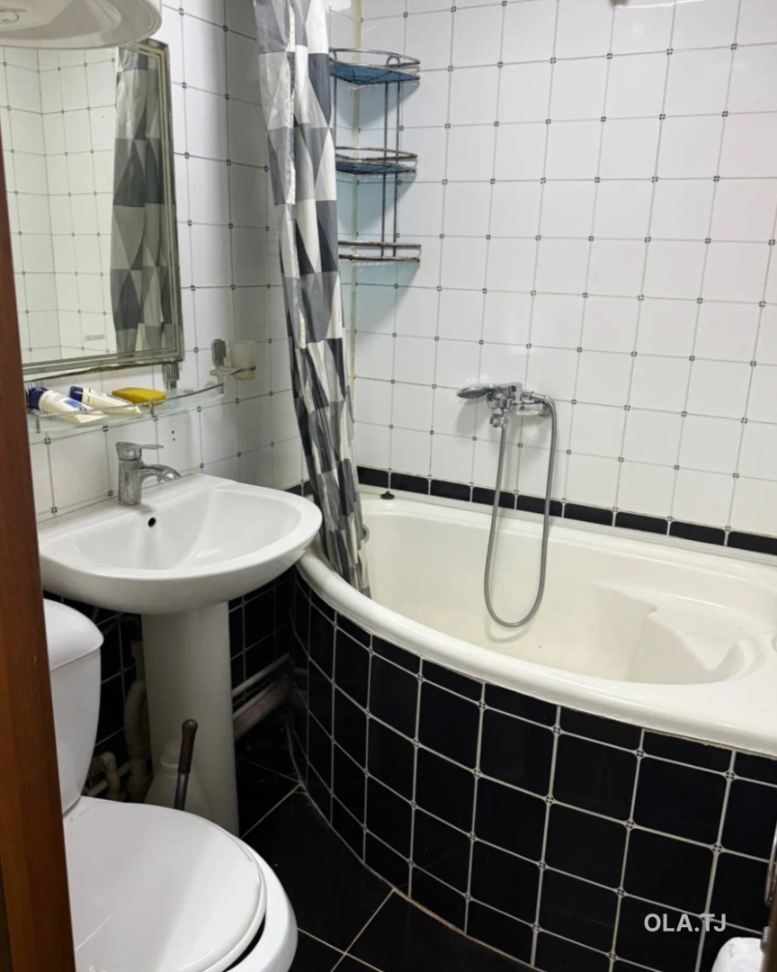 3 комнатная квартира, 1 этаж, 9999 м²