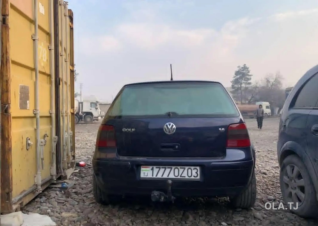 Volkswagen Golf,  2001