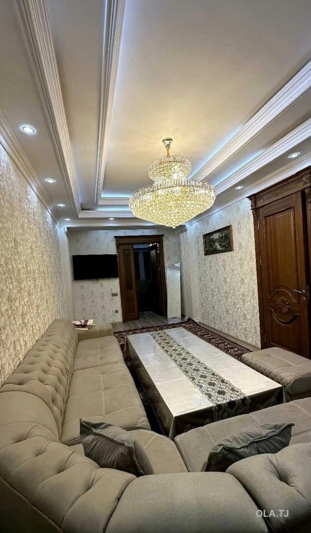 3 комнатная квартира, 2 этаж, 130 м²