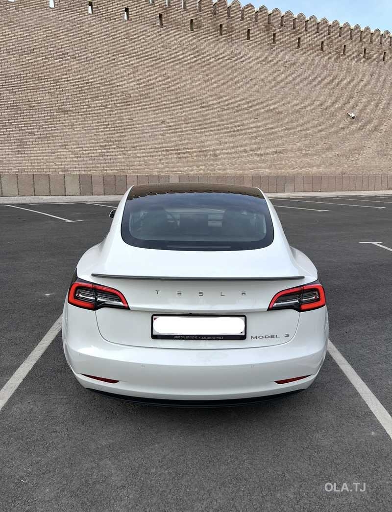Tesla Model 3,  2021