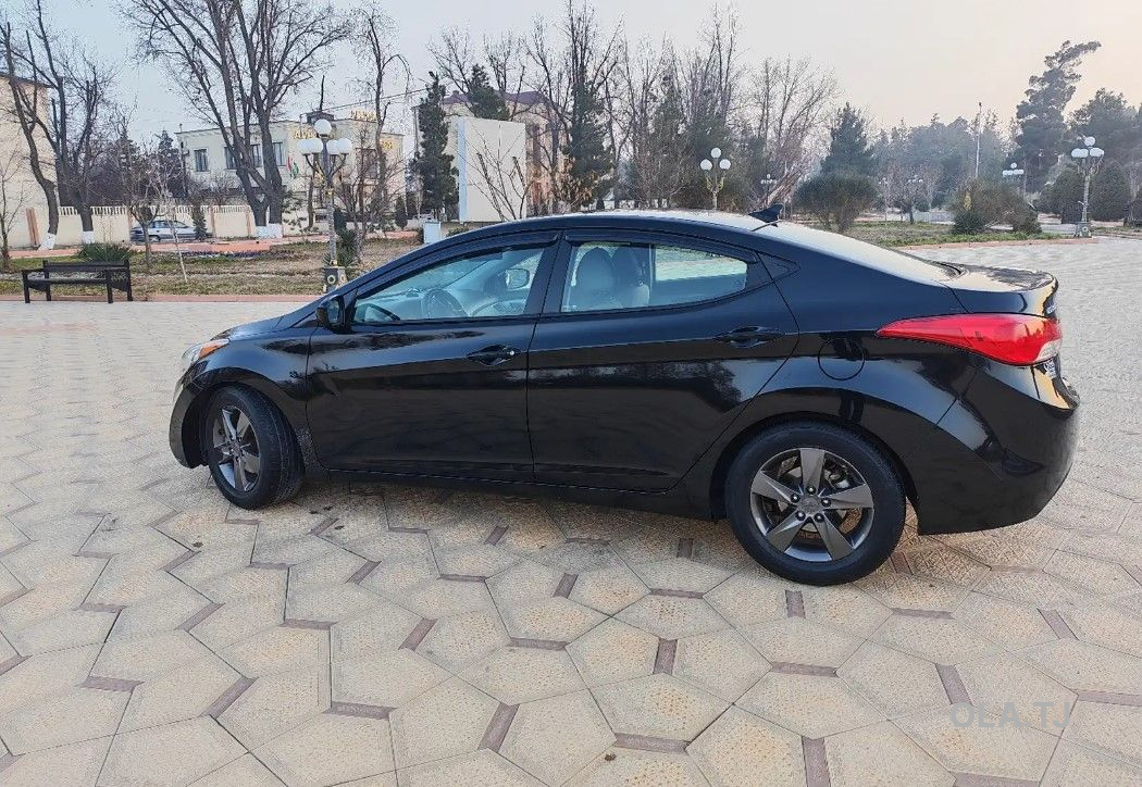 Hyundai Avante,  2013
