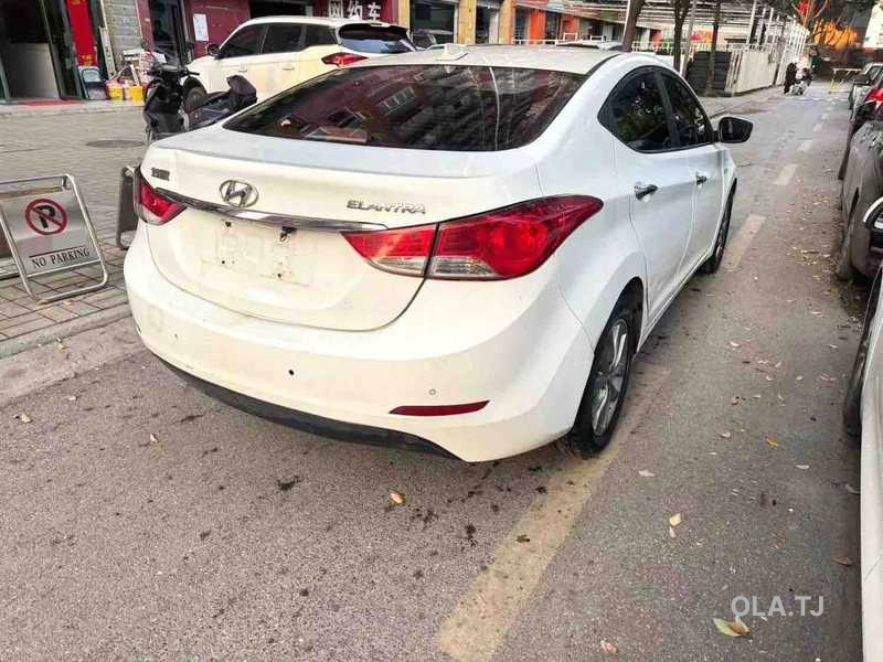 Hyundai Elantra,  2015