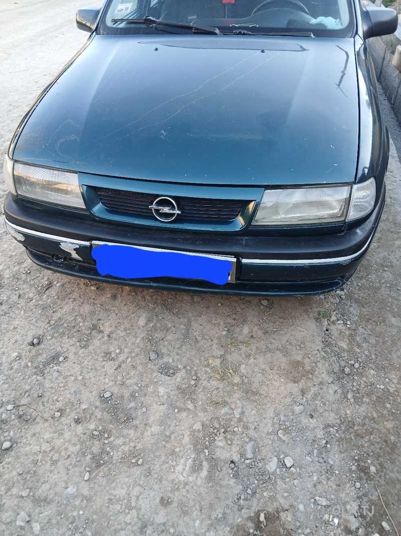 Opel Vectra A,  1995