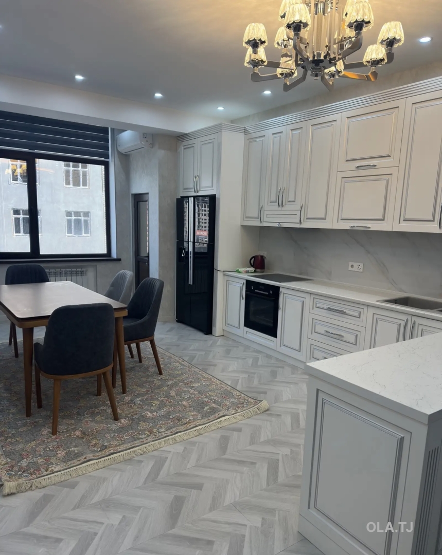 3 комнатная квартира, 13 этаж, 150 м²