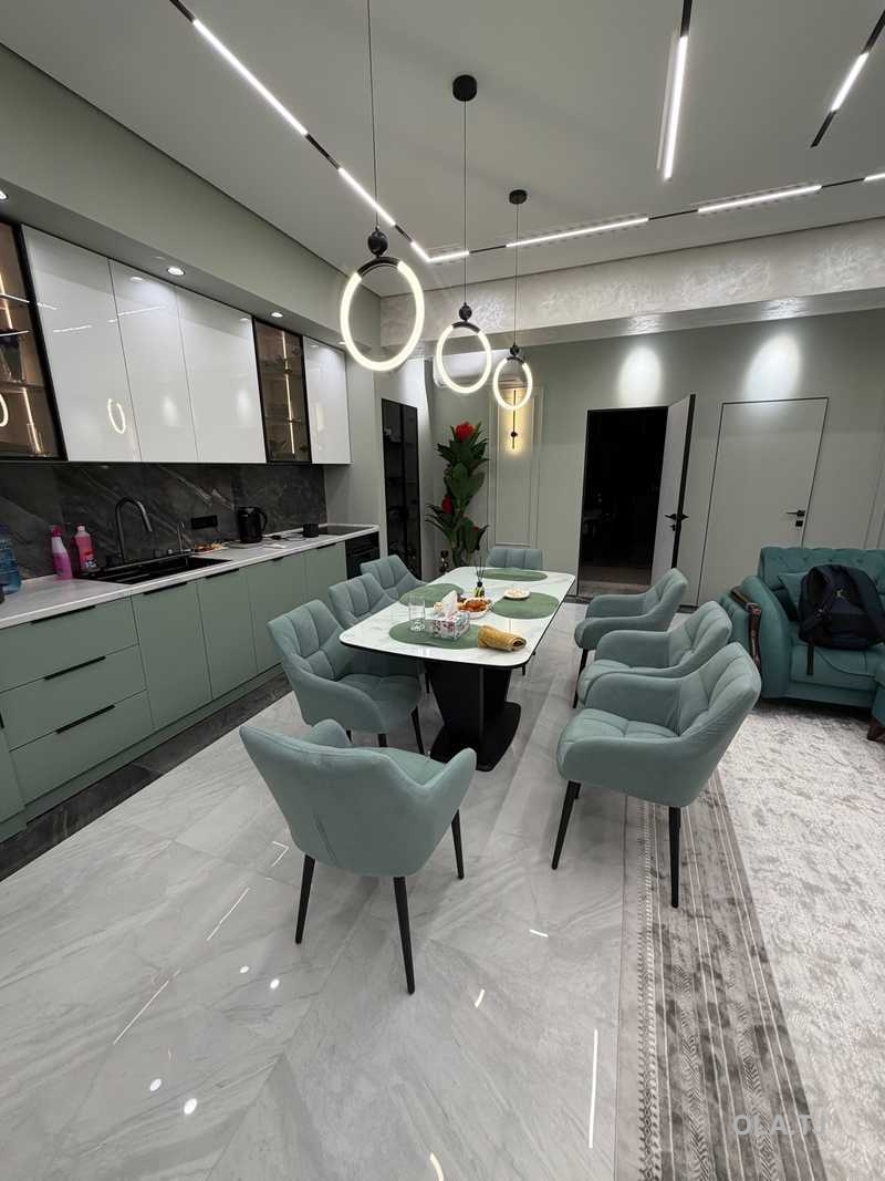 3 комнатная квартира, 22 этаж, 93 м²