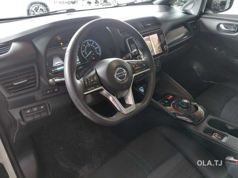 Nissan Leaf,  2020