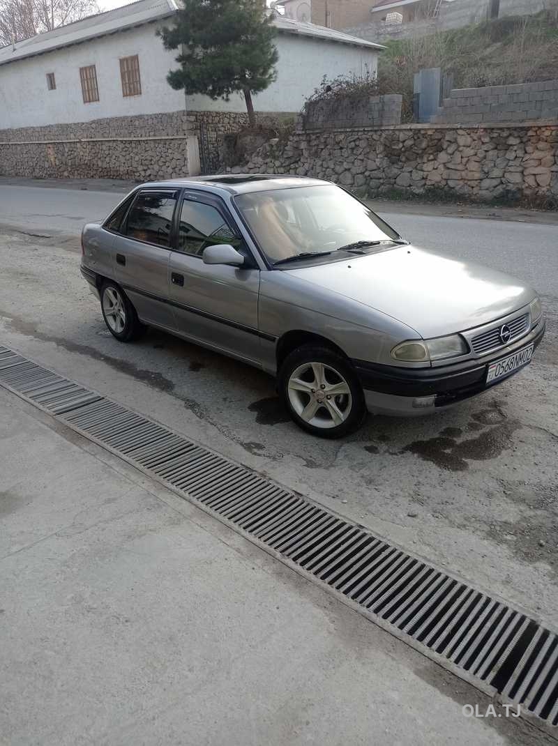 Opel Astra F,  1995