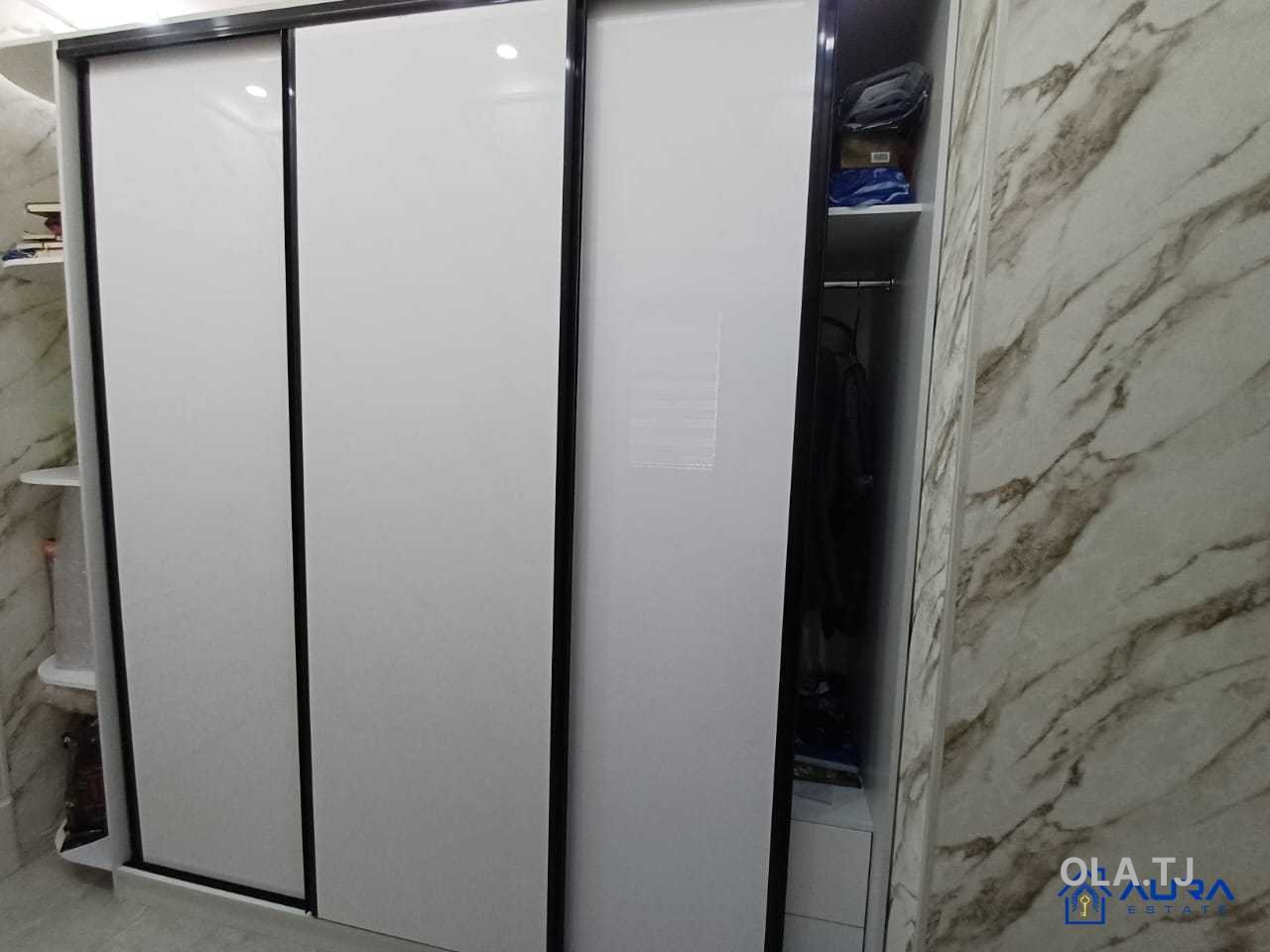 4 комнатная квартира, 2, 100 м²