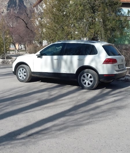 Volkswagen Touareg,  2011
