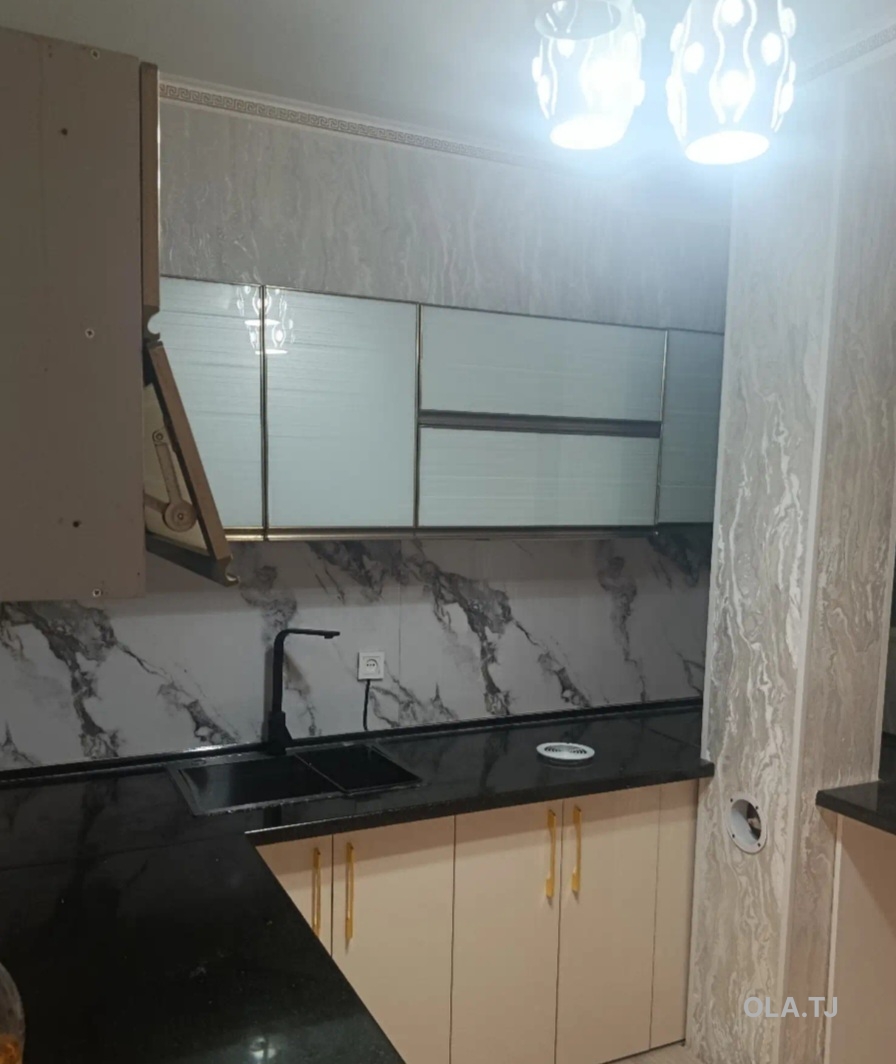 6 комнатная квартира, 2 этаж, 64 м²