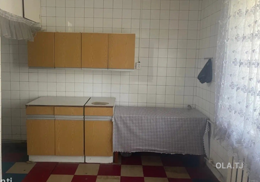 3 комнатная квартира, 2 этаж, 80 м²