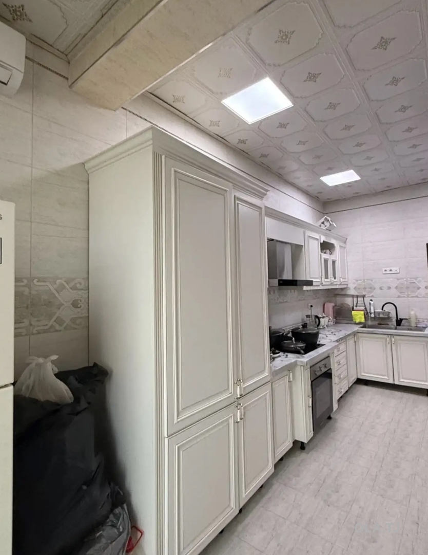 3 комнатная квартира, 2 этаж, 140 м²