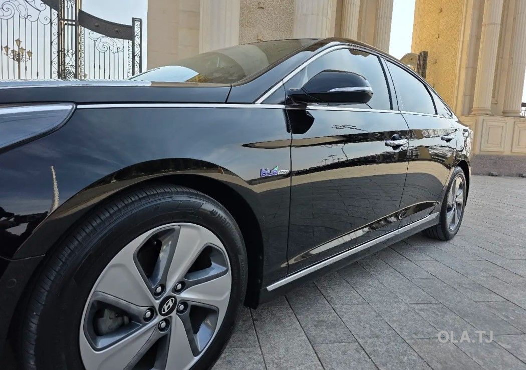 Hyundai Sonata,  2016