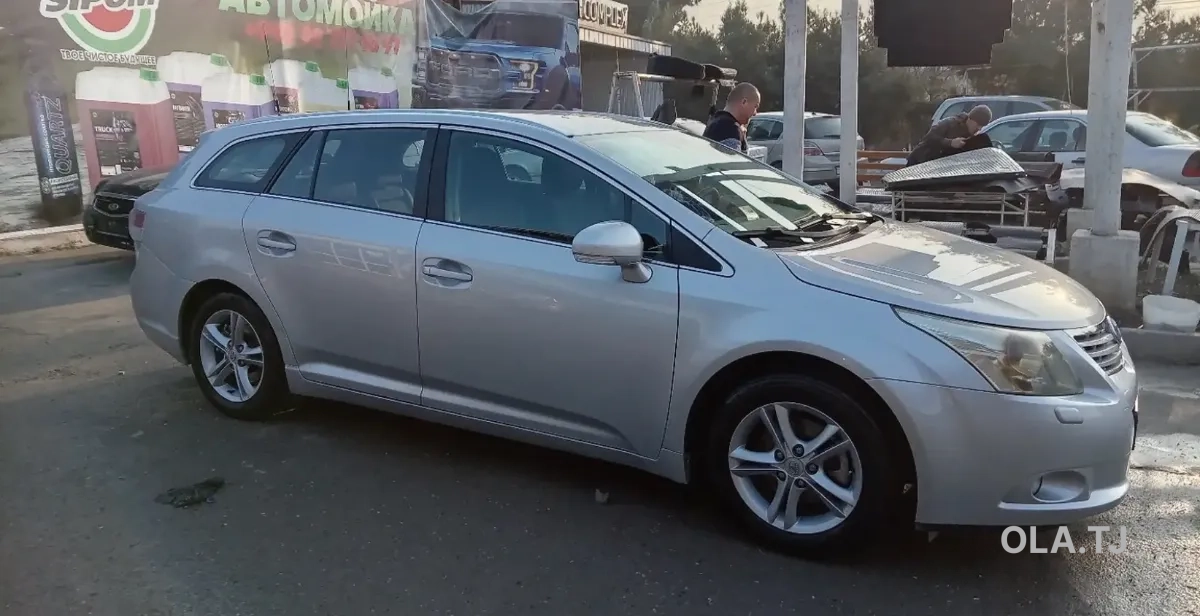 Toyota Avensis,  2009