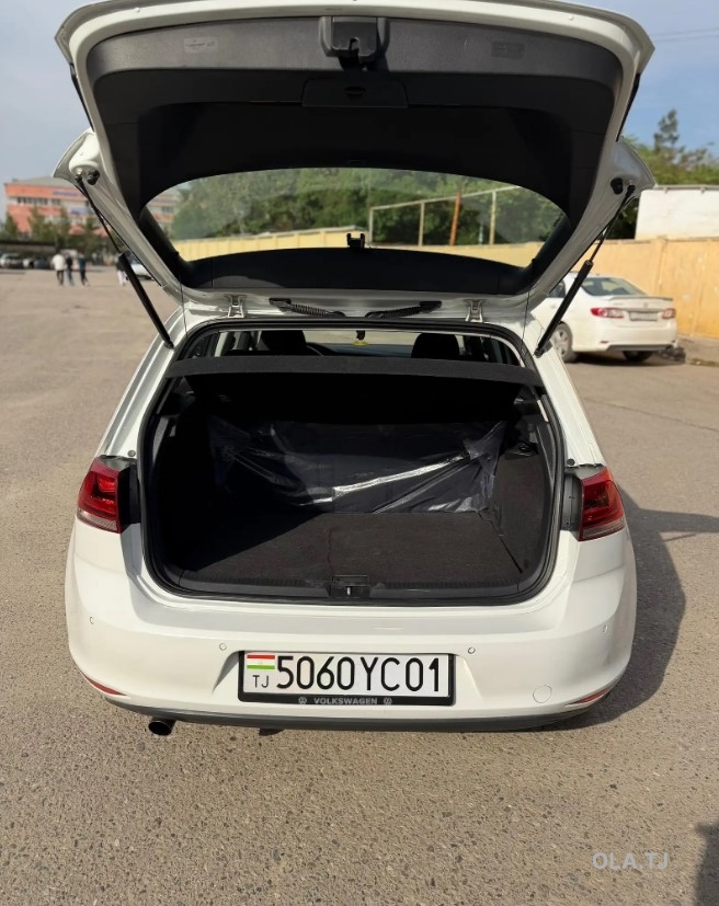 Volkswagen Golf,  2014