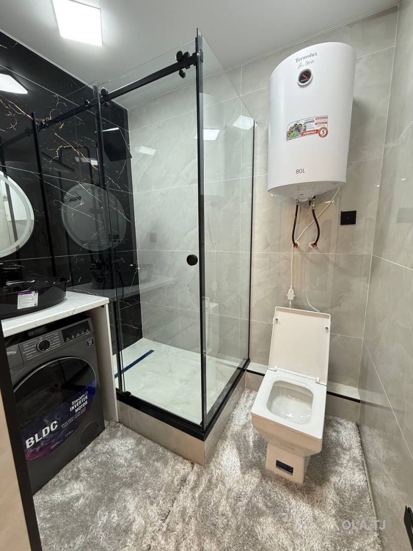 4 комнатная квартира, 15, 84 м²