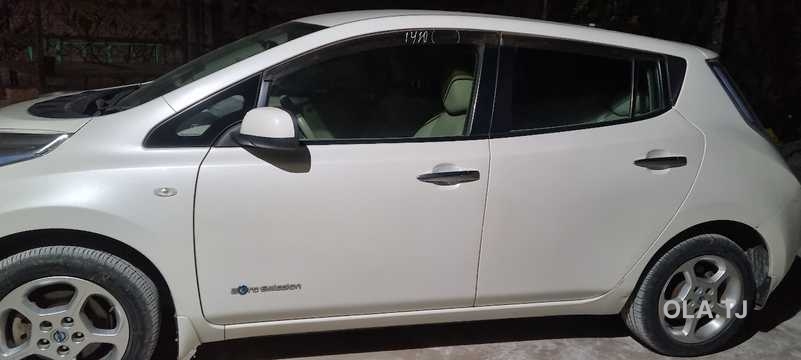 Nissan Leaf,  2013