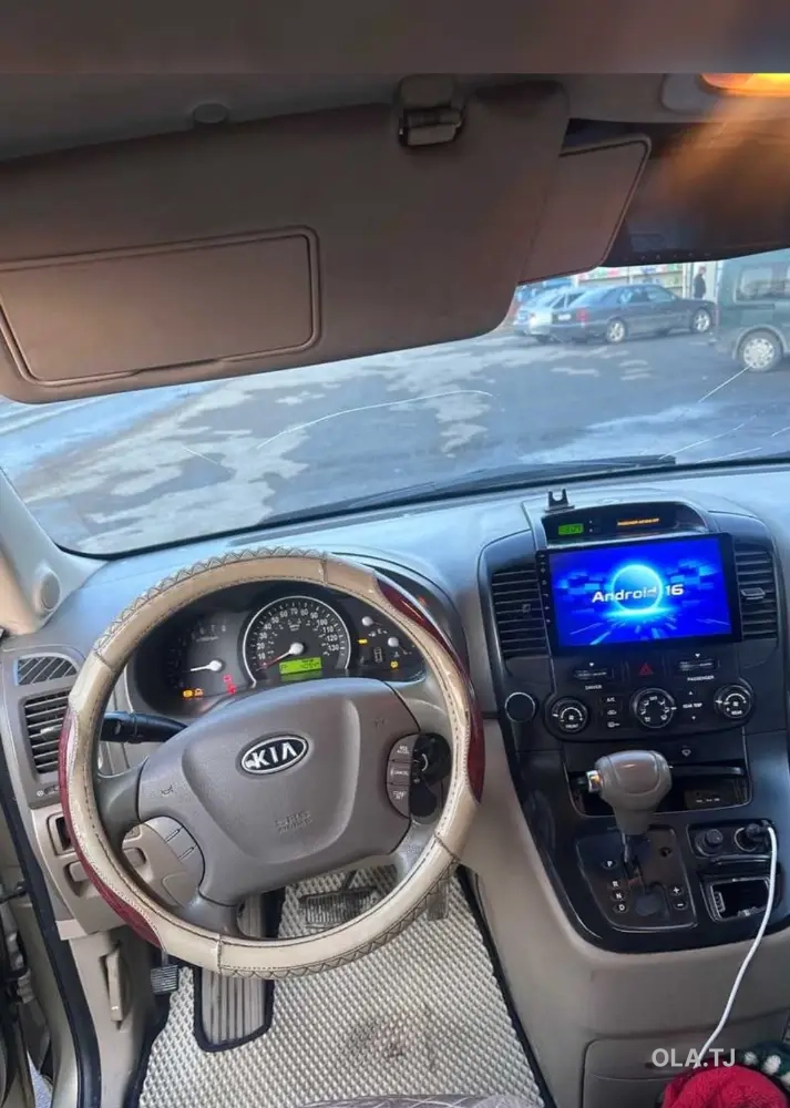 Kia Carnival,  2009