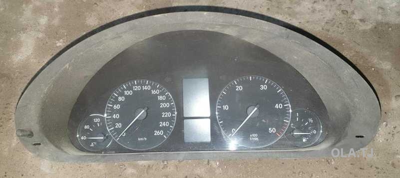 Панель приборов от Mercedes- Benz W203 на запчасти