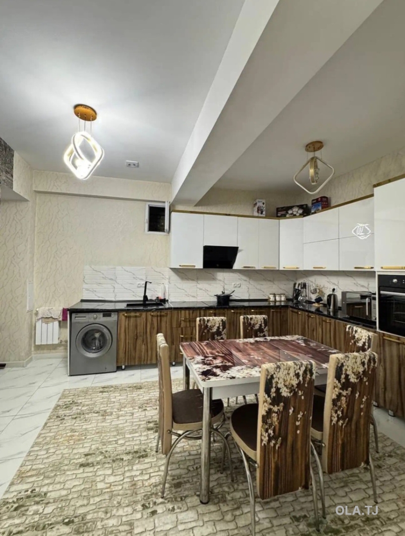 3 комнатная квартира, 15 этаж, 131 м²