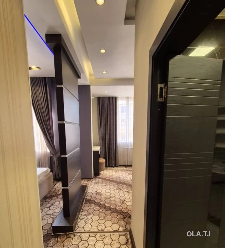 6 комнатная квартира, 4 этаж, 300 м²