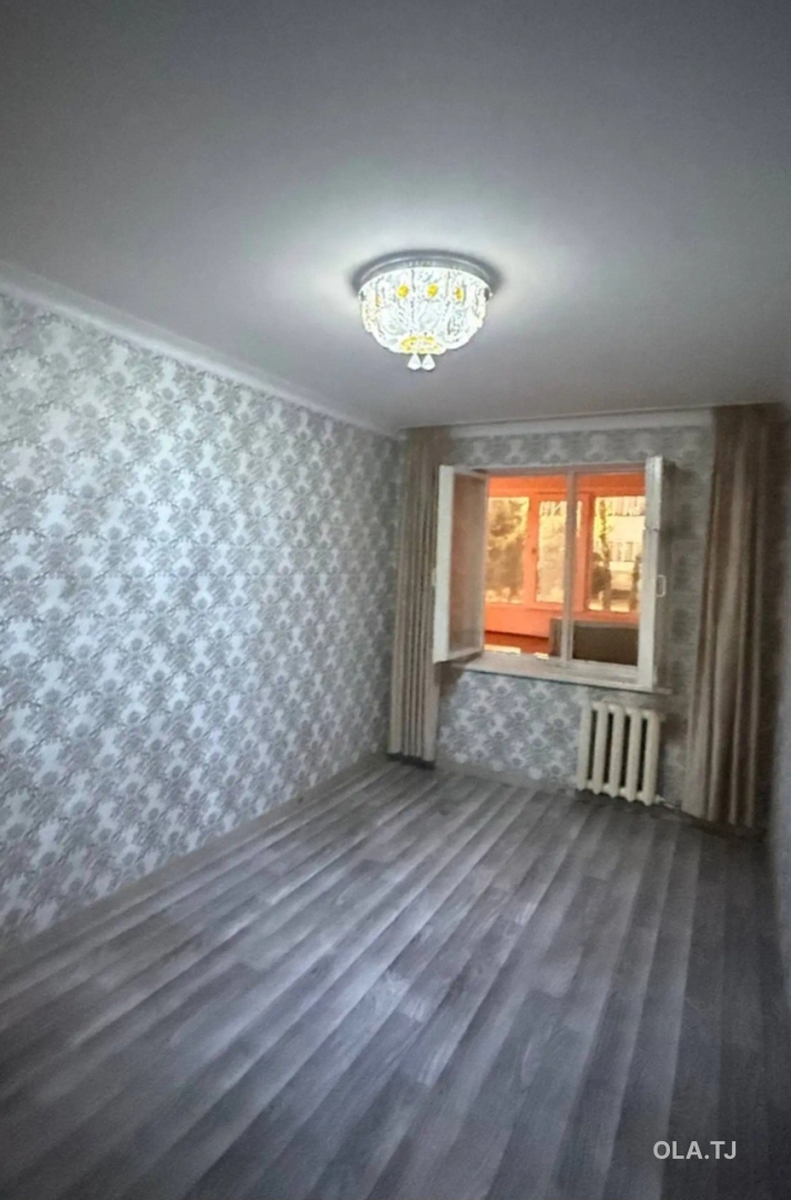 4 комнатная квартира, 1, 80 м²