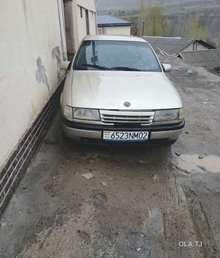 Opel Vectra A,  1988