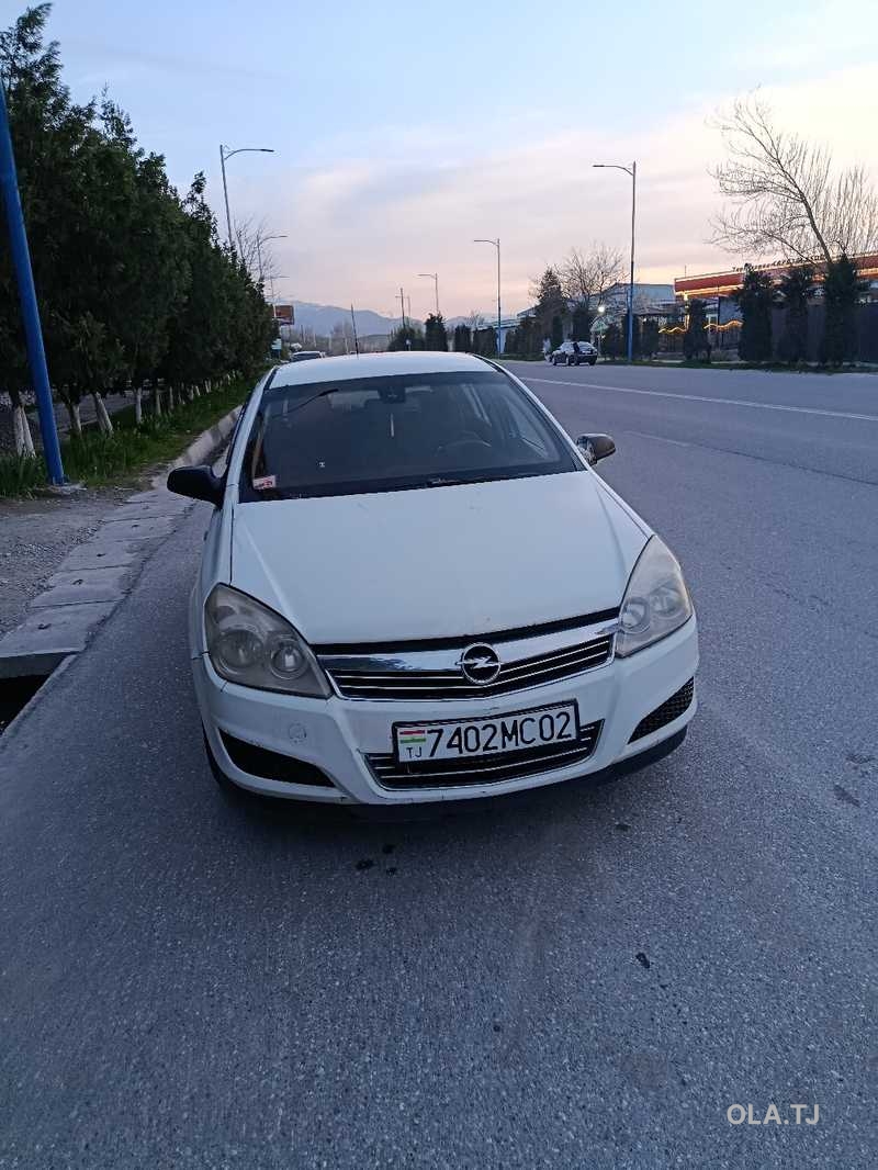 Opel Astra H,  2011