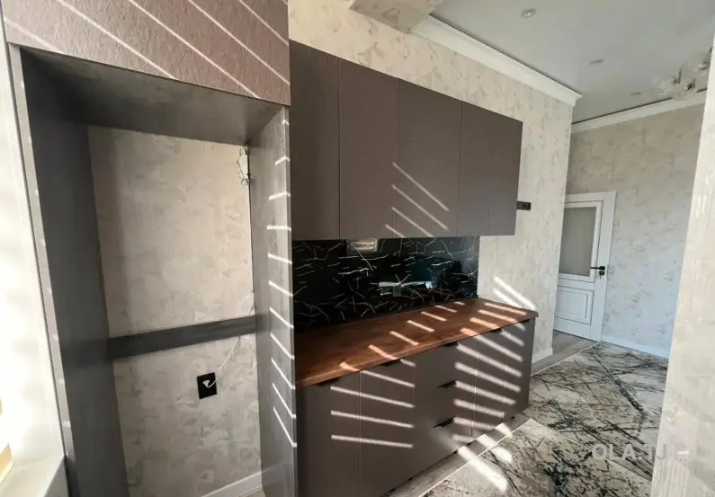 3 комнатная квартира, 9 этаж, 93 м²