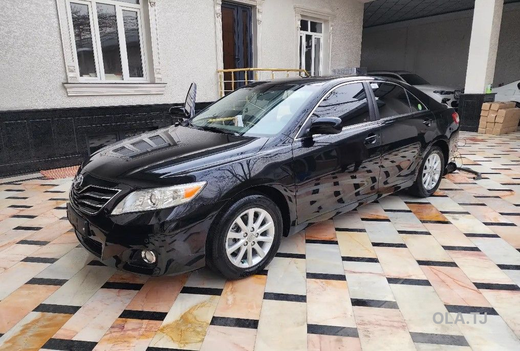 Toyota Camry,  2010
