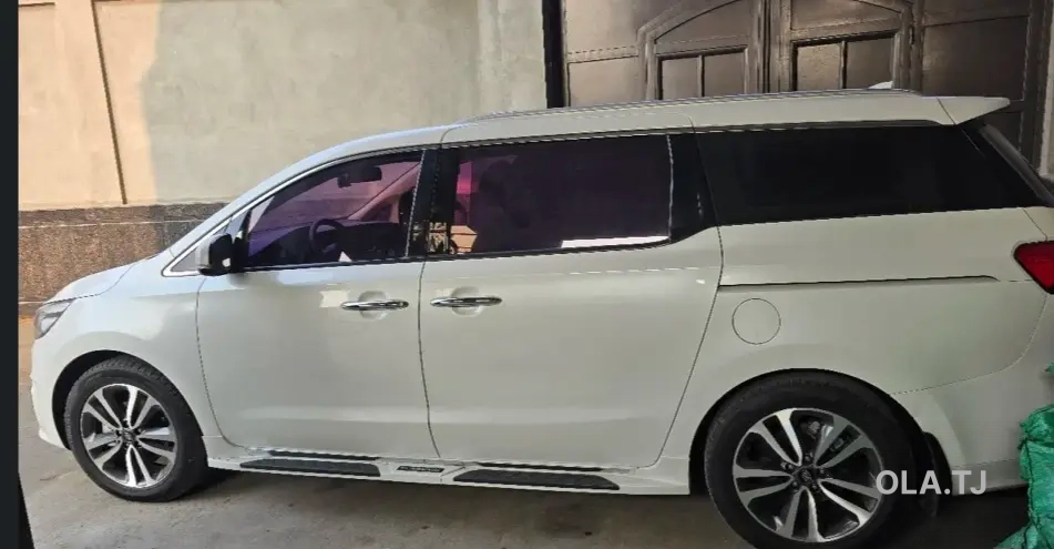 Kia Carnival,  2015