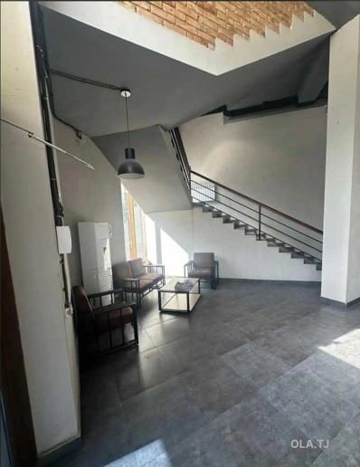 Офис в аренду, В жилом доме, 650 м²