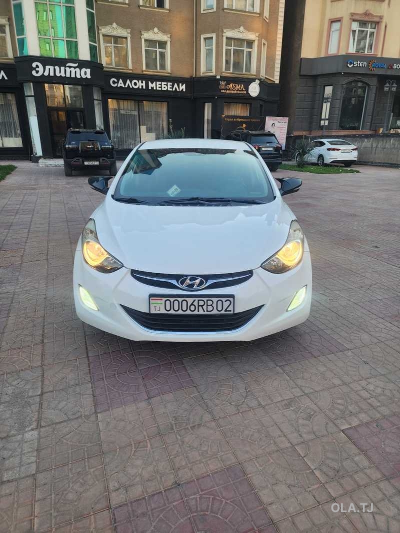 Hyundai Elantra,  2012