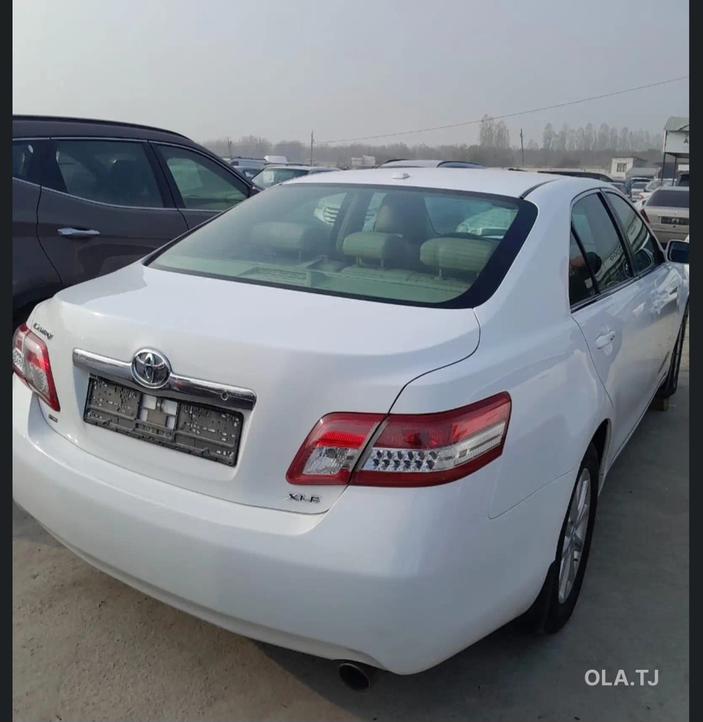 Toyota Camry,  2010