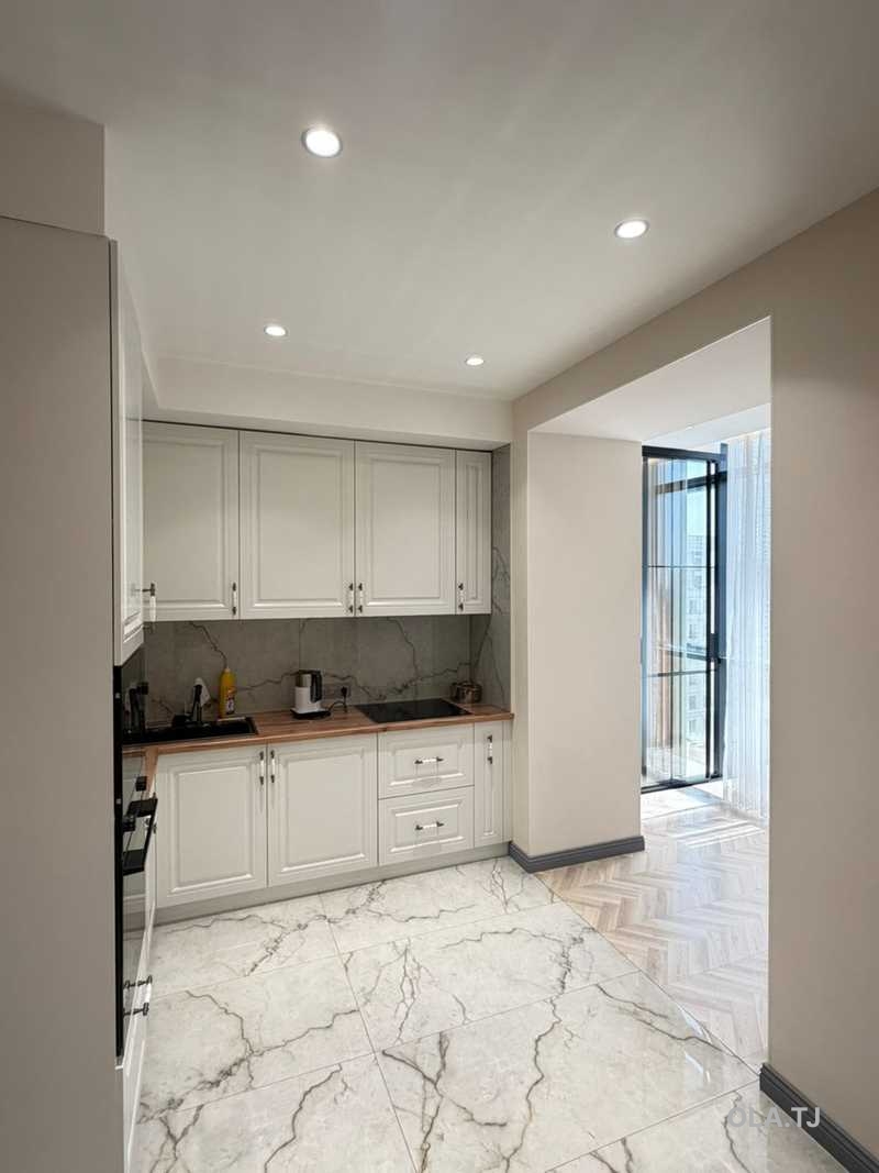 3 комнатная квартира, 12 этаж, 12 м²