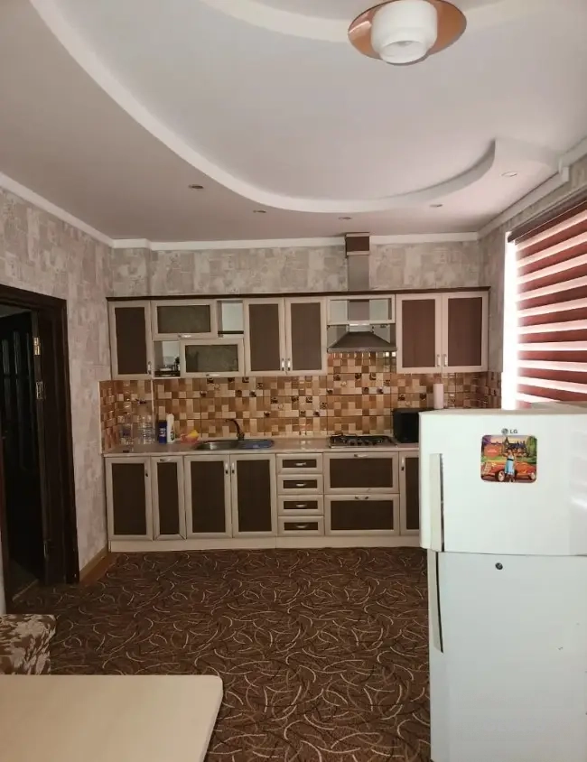 3 комнатная квартира, 2 этаж, 100 м²