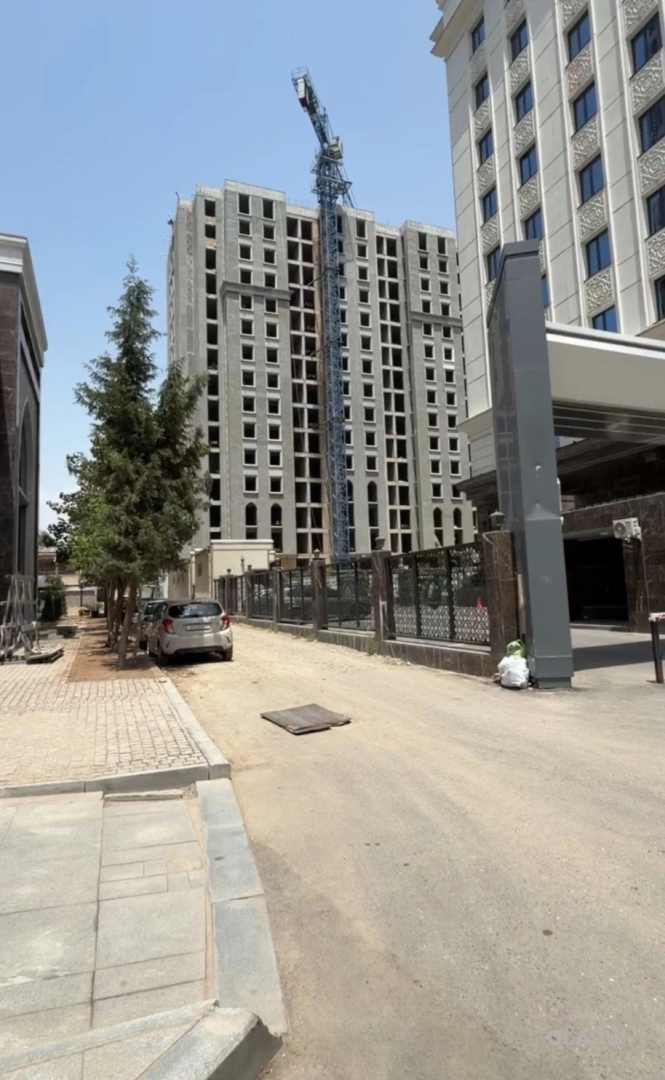 4 комнатная квартира, 5, 185 м²