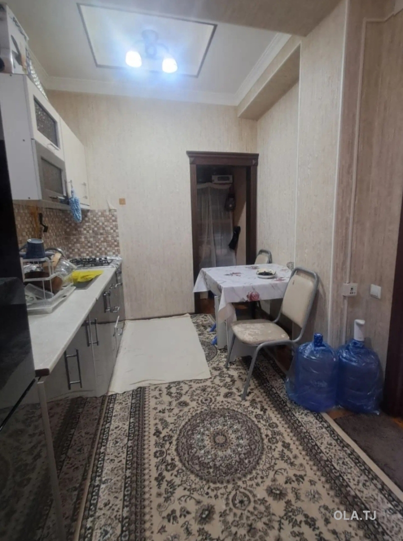 3 комнатная квартира, 2 этаж, 80 м²
