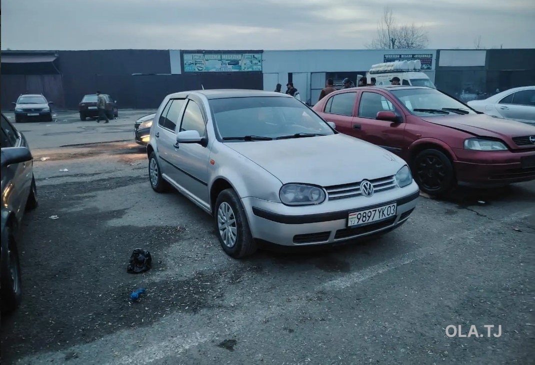 Volkswagen Golf,  1999