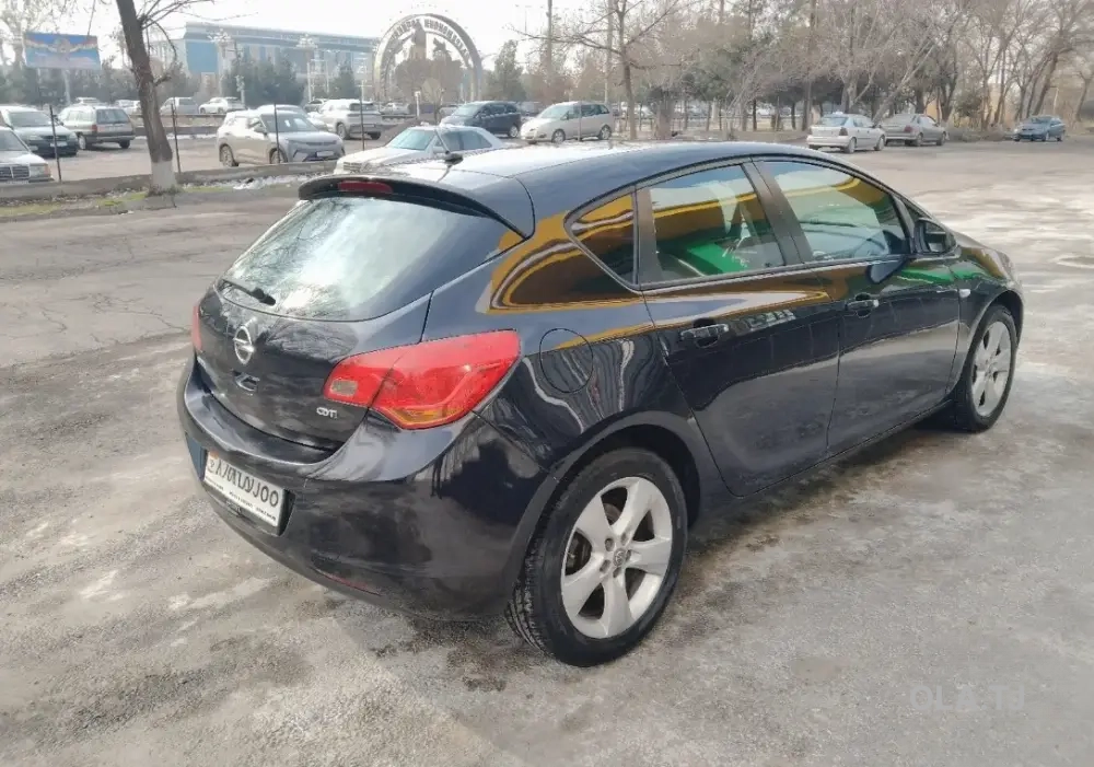 Opel Astra J,  2010