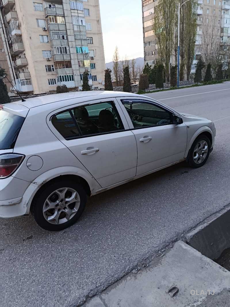 Opel Astra H,  2011