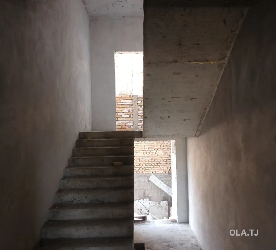 3 комнатная квартира, 1 этаж, 81 м²