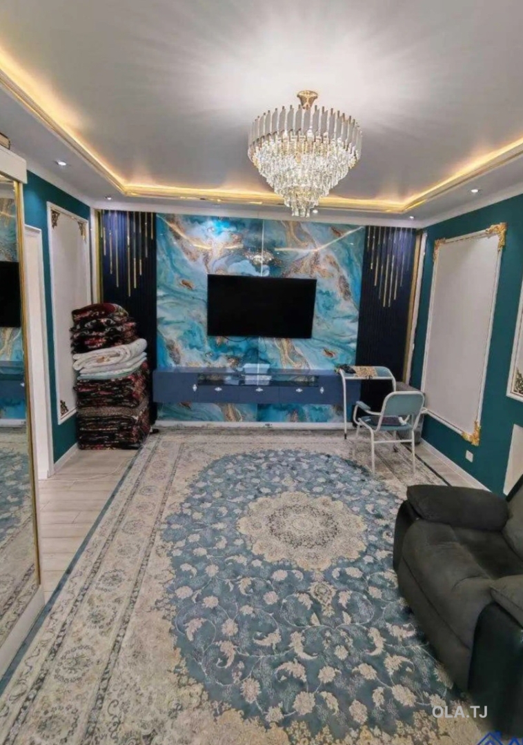6 комнатная квартира, 2 этаж, 200 м²