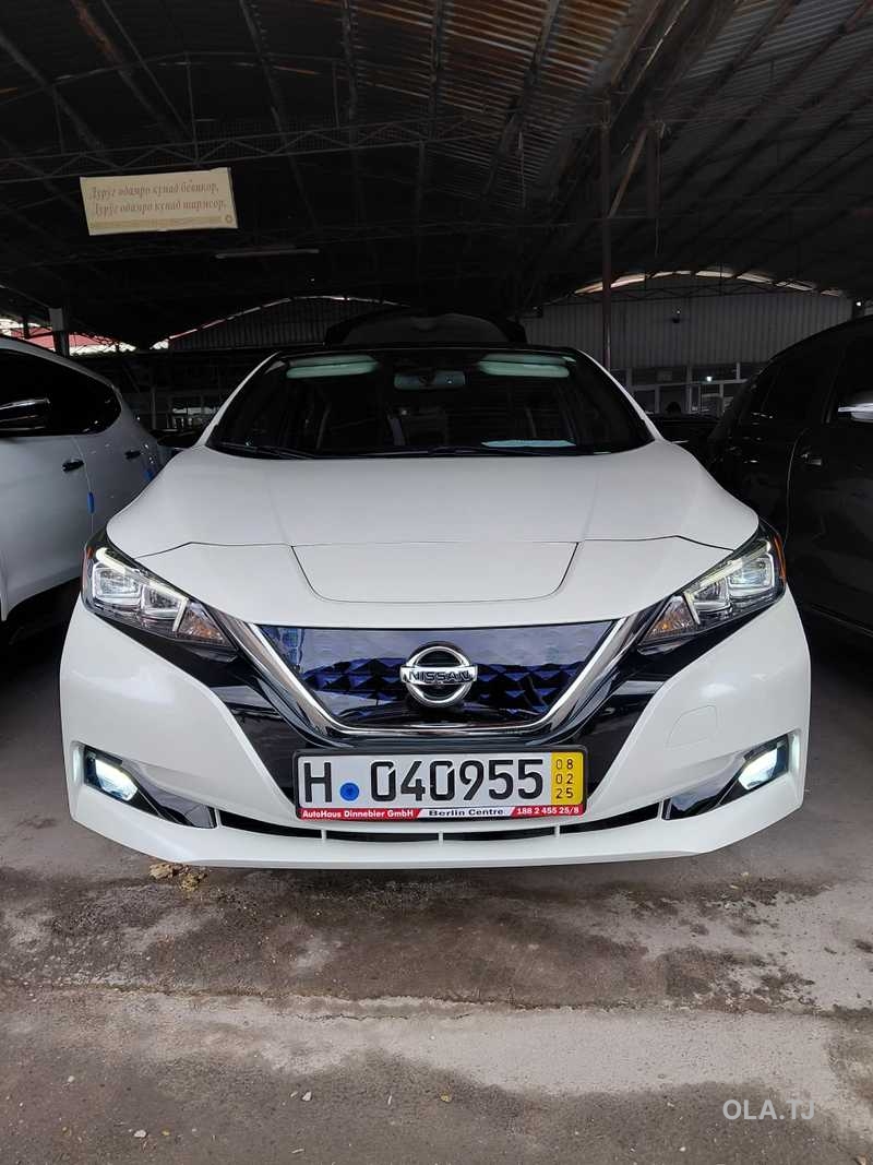 Nissan Leaf,  2020