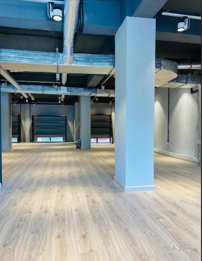 Офис в аренду, В жилом доме, 650 м²