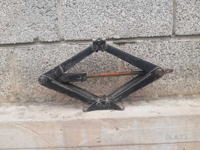 Домкрат
