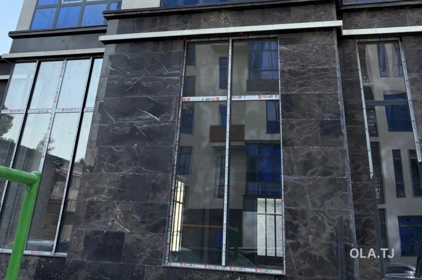 Офис в аренду, В бизнес-центре, 240 м²