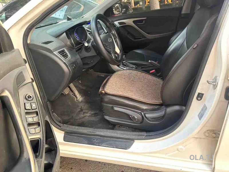 Hyundai Elantra,  2015